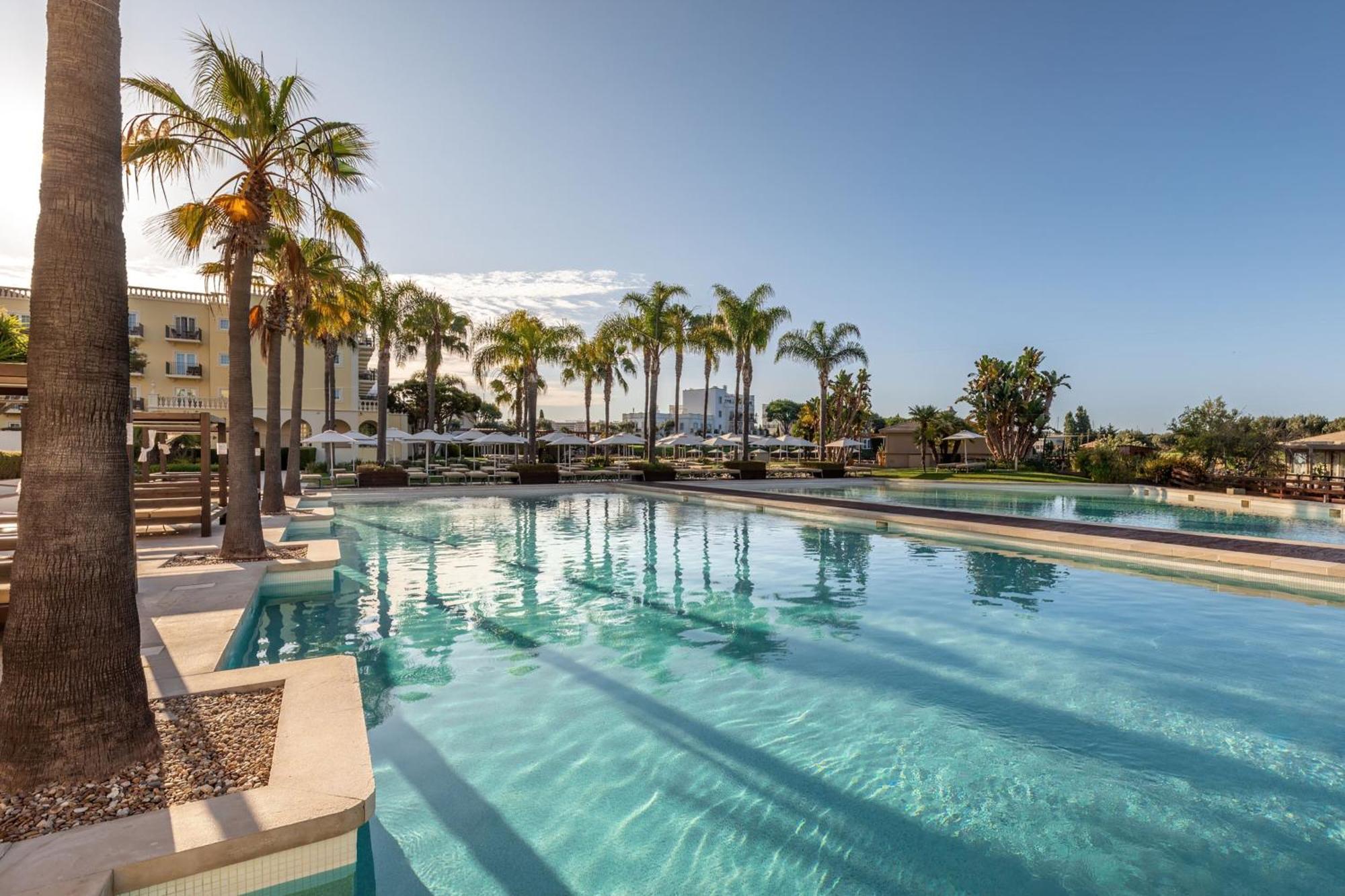 Domes Lake Algarve, Autograph Collection Vilamoura Kültér fotó The swimming pool at the hotel