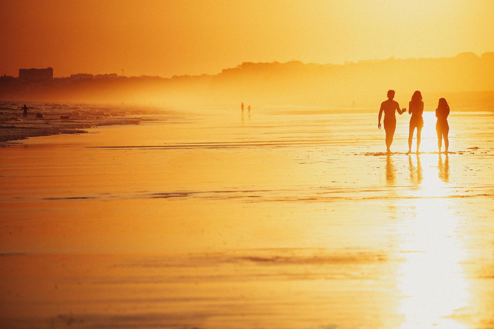 Domes Lake Algarve, Autograph Collection Vilamoura Kültér fotó Sunset at the beach