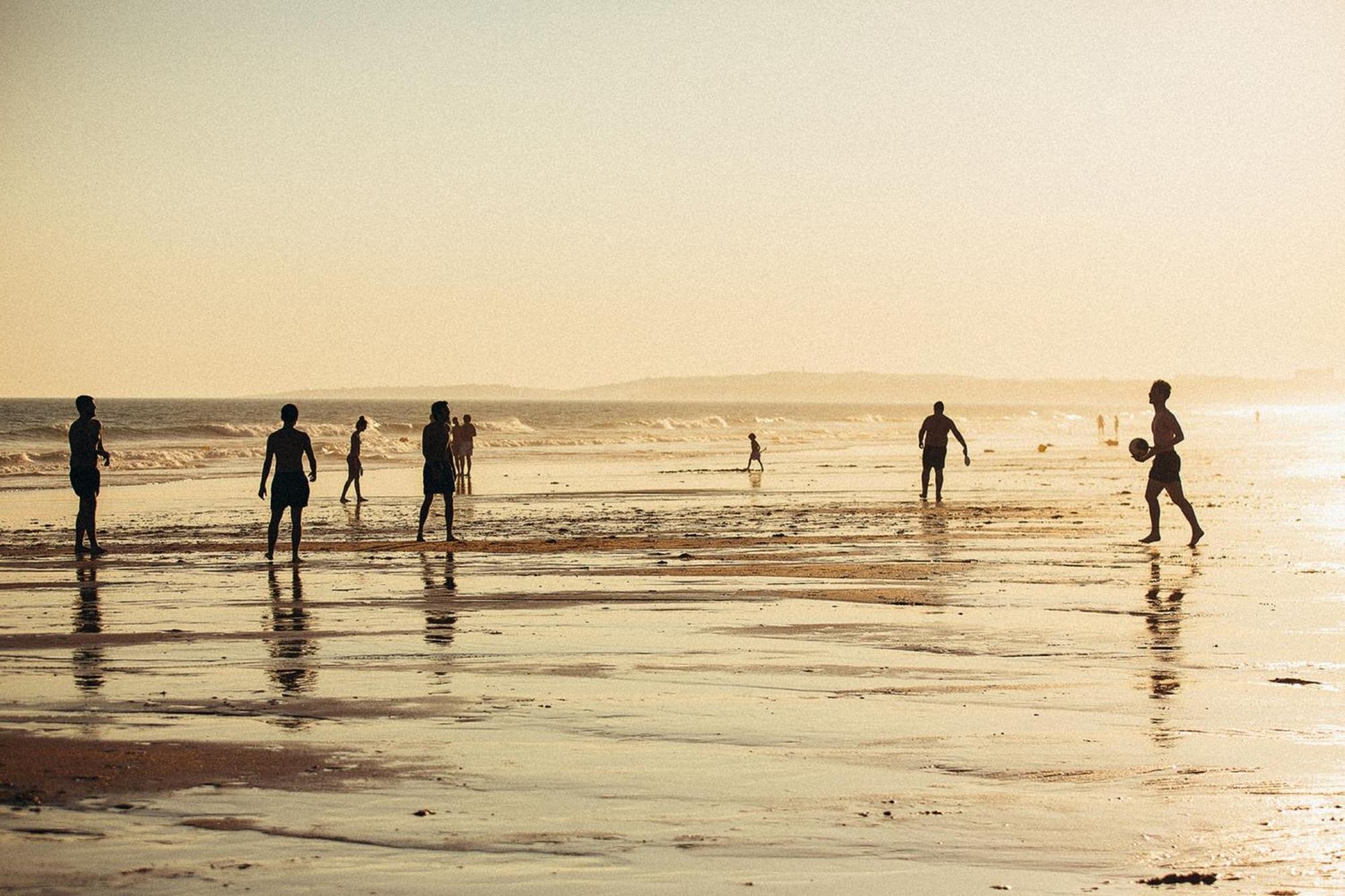 Domes Lake Algarve, Autograph Collection Vilamoura Kültér fotó Children playing football on the beach