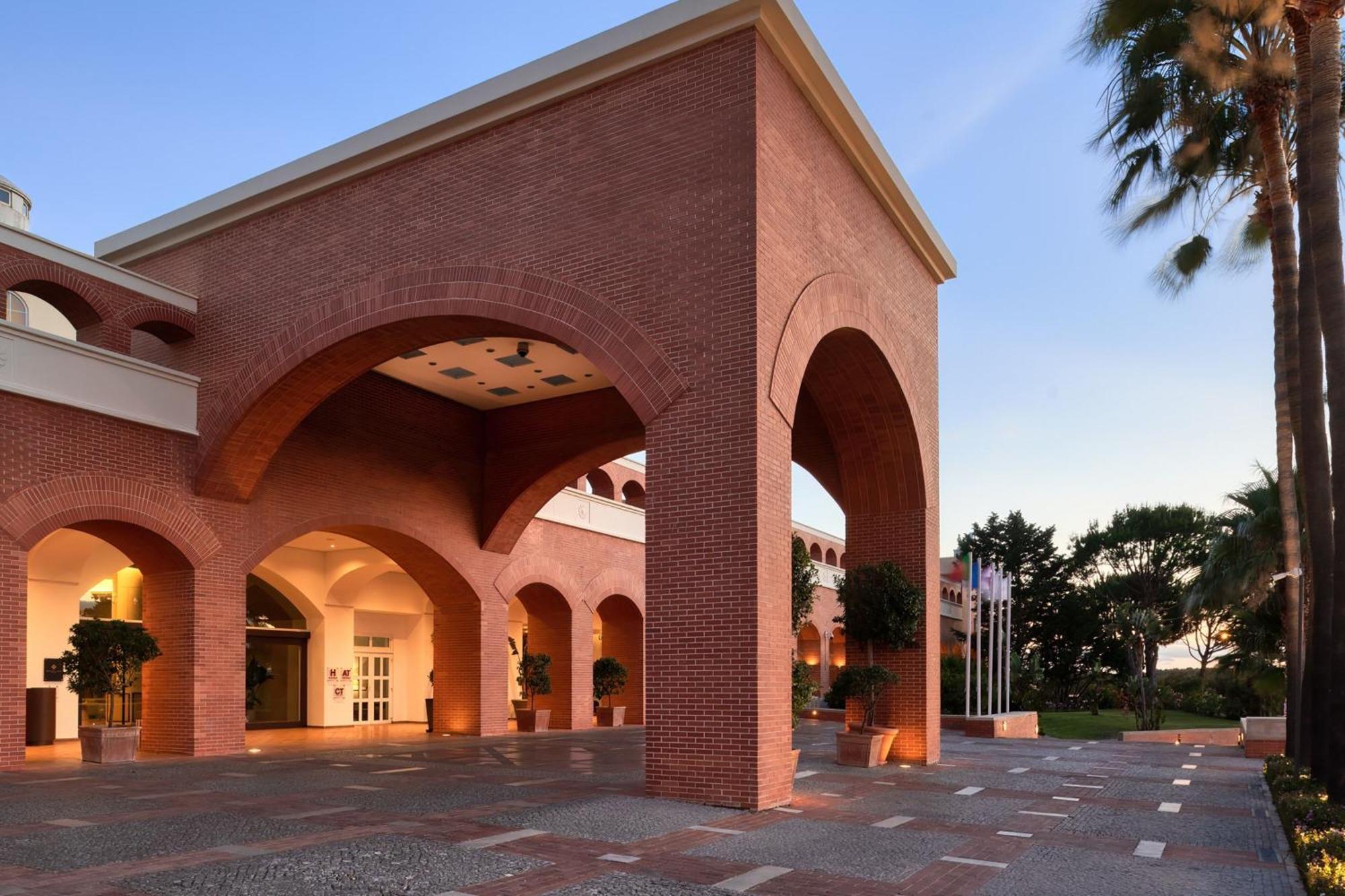 Domes Lake Algarve, Autograph Collection Vilamoura Kültér fotó The hotel's entrance